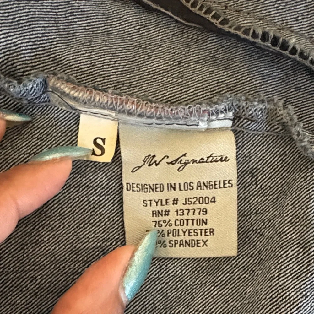 Denim Sleeveless Vest - Picture 9 of 11